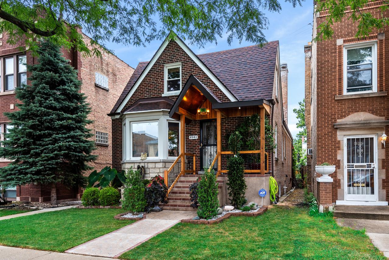 4941 N Marmora Ave., Chicago, IL 60630