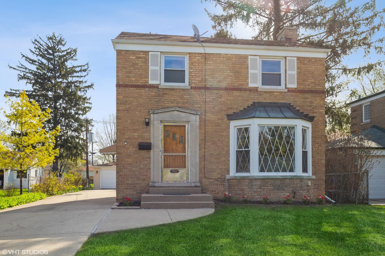 1757 Lee St., Des Plaines, IL 60018
