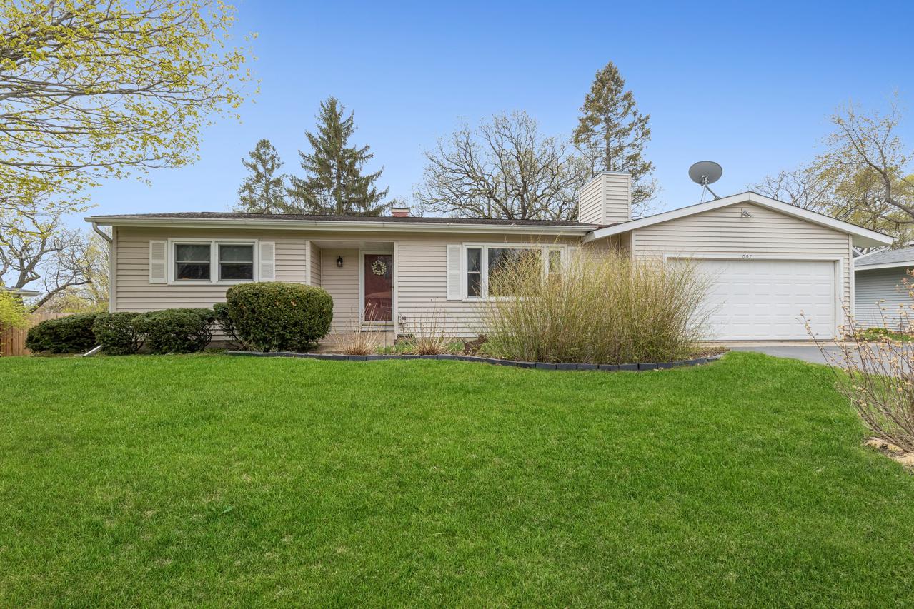 1007 Hayden Dr., Mchenry, IL 60051