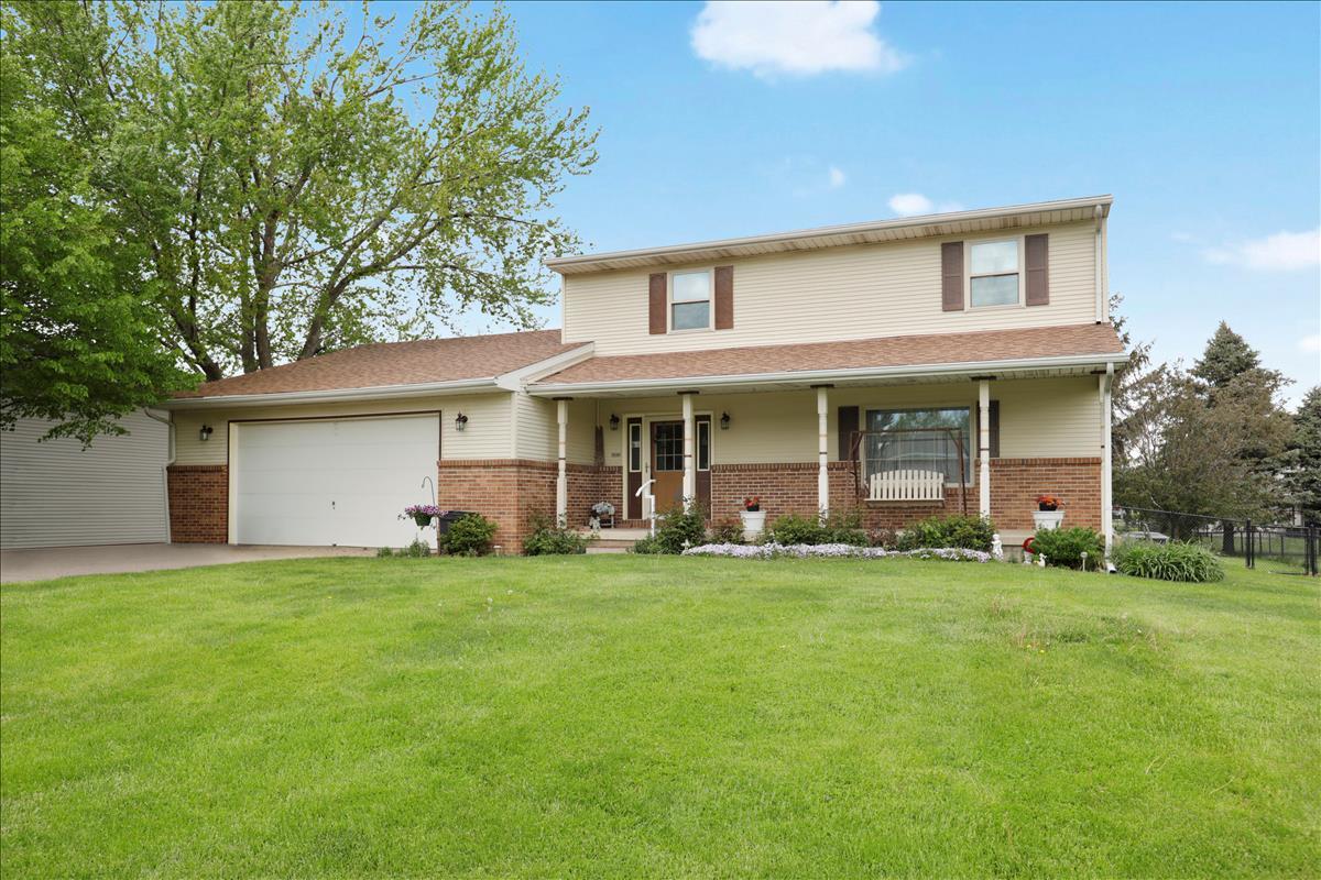 345 E Seven Pines Dr., El Paso, IL 61738
