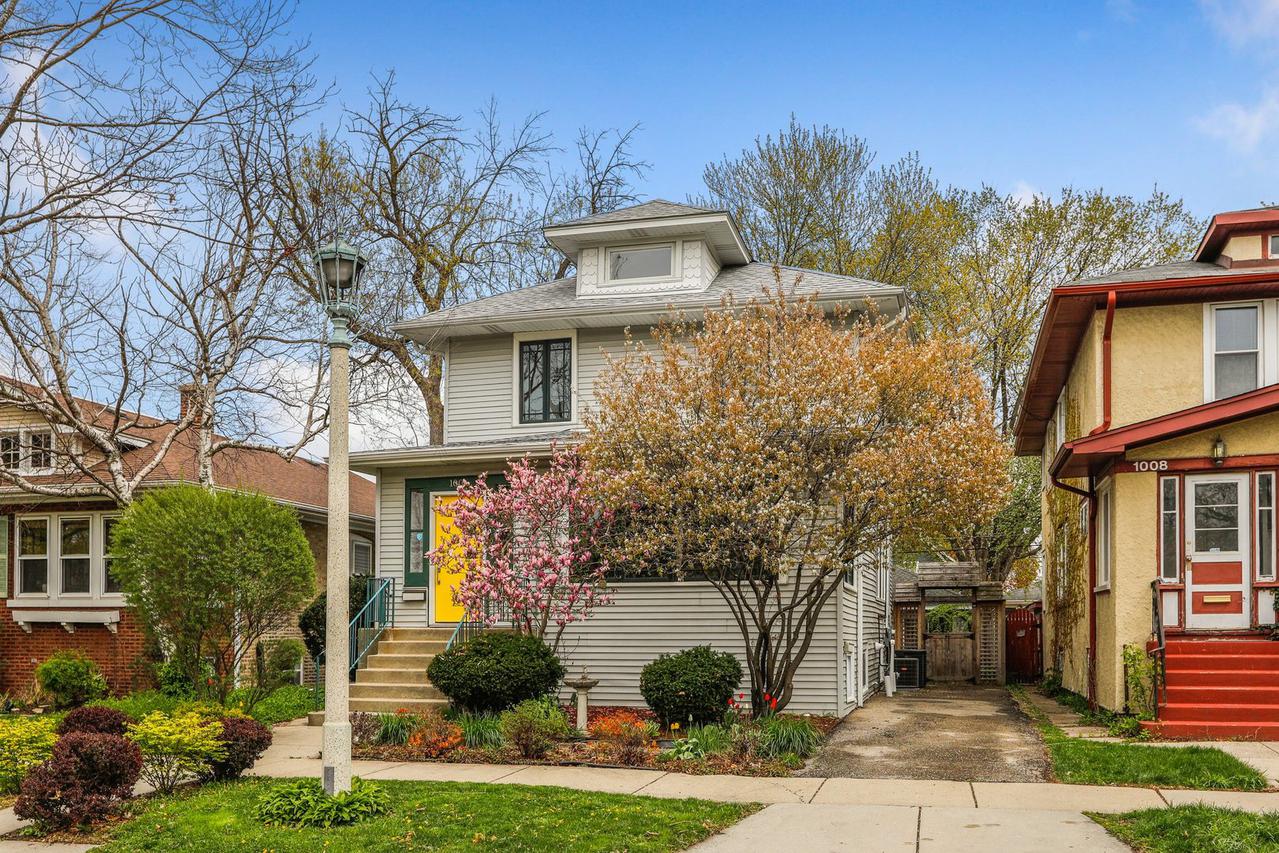 1006 Gunderson Ave., Oak Park, IL 60304
