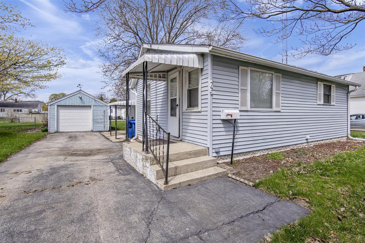 165 Holly St., Dekalb, IL 60115