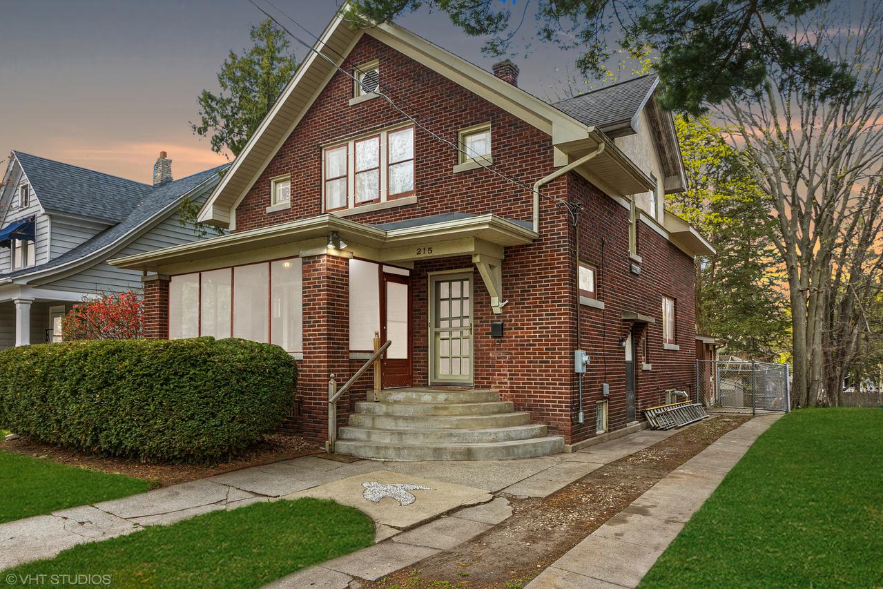 215 Washington St., Rockford, IL 61104