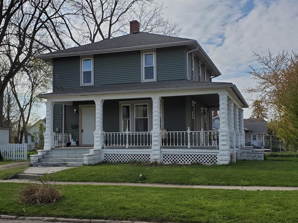 101 E Center St., Mount Morris, IL 61054