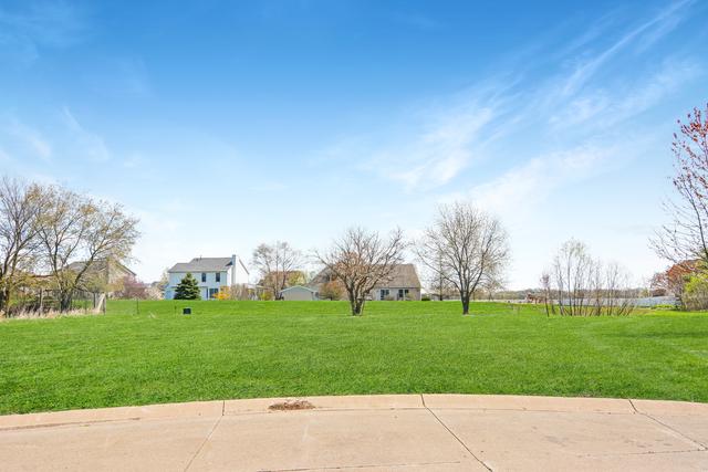 Lot #9 Fox Run Ct., Leroy, IL 61752