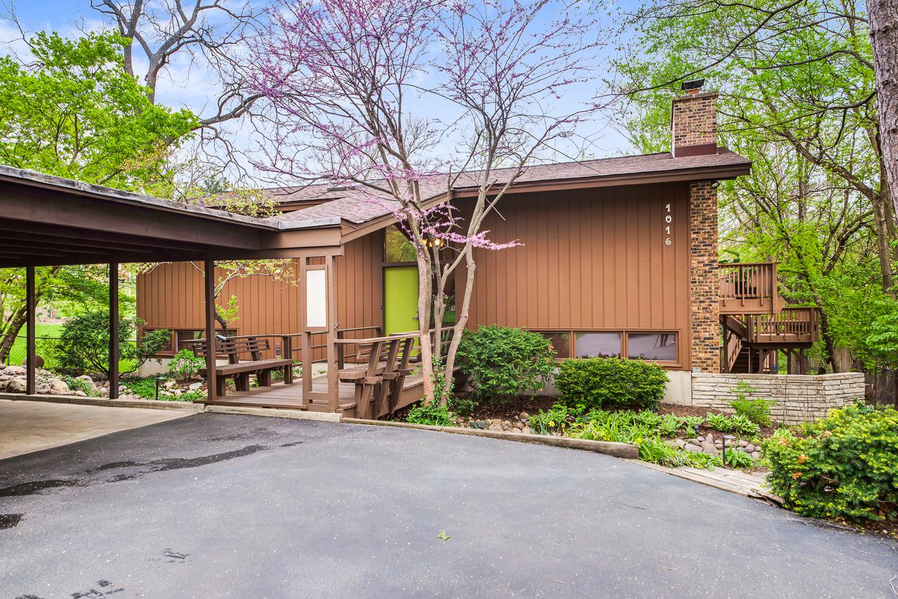 1016 Herbert St., Downers Grove, IL 60515