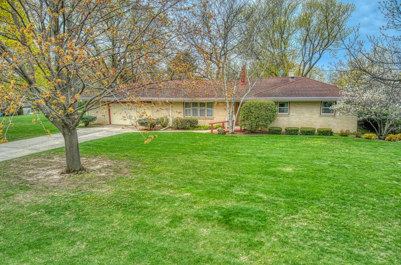 12574 Tanager Tr., Roscoe, IL 61073