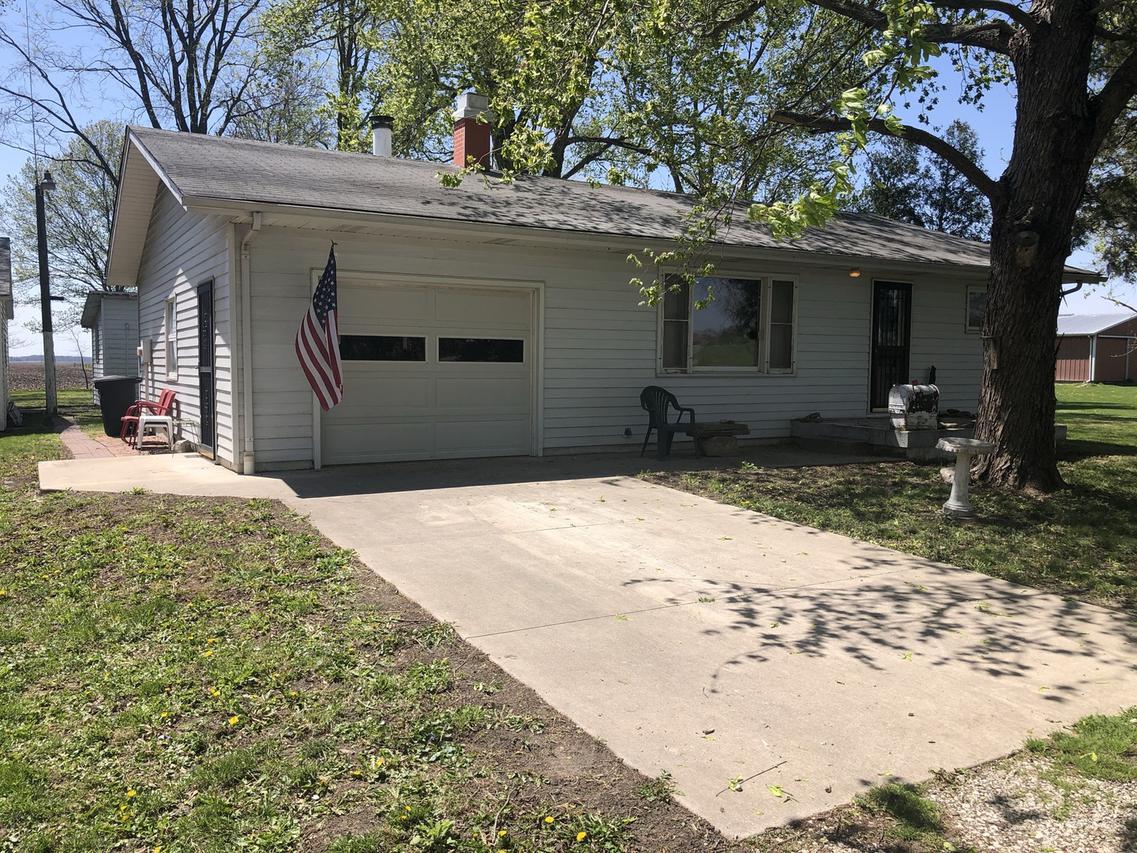 2377 Cr 1500 N Rd., St. Joseph, IL 61873