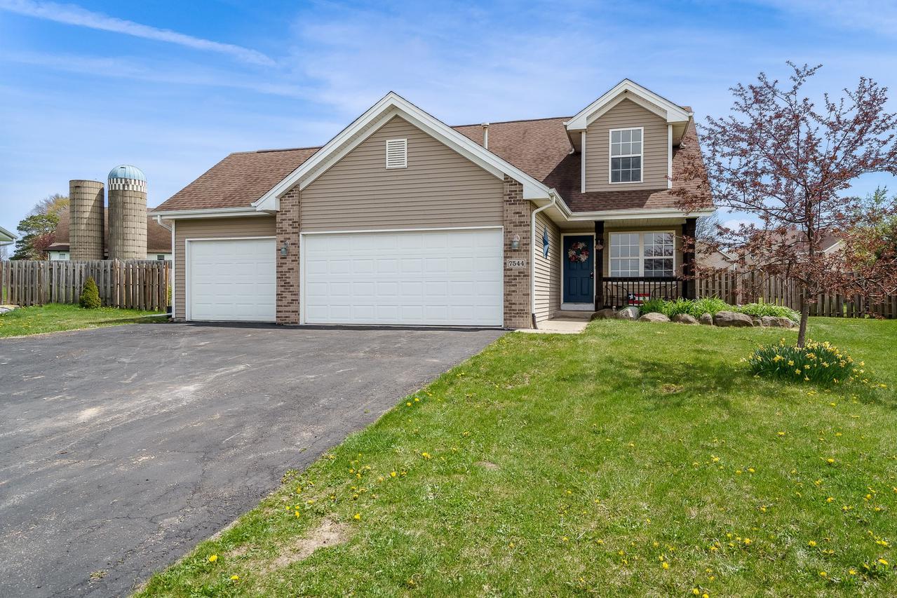7544 Stanton Ave., Rockford, IL 61109