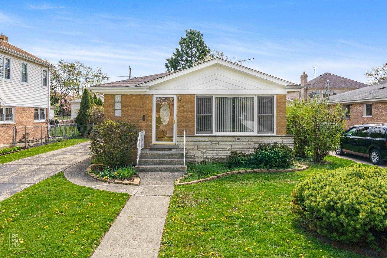 8307 W Park Ave., Niles, IL 60714