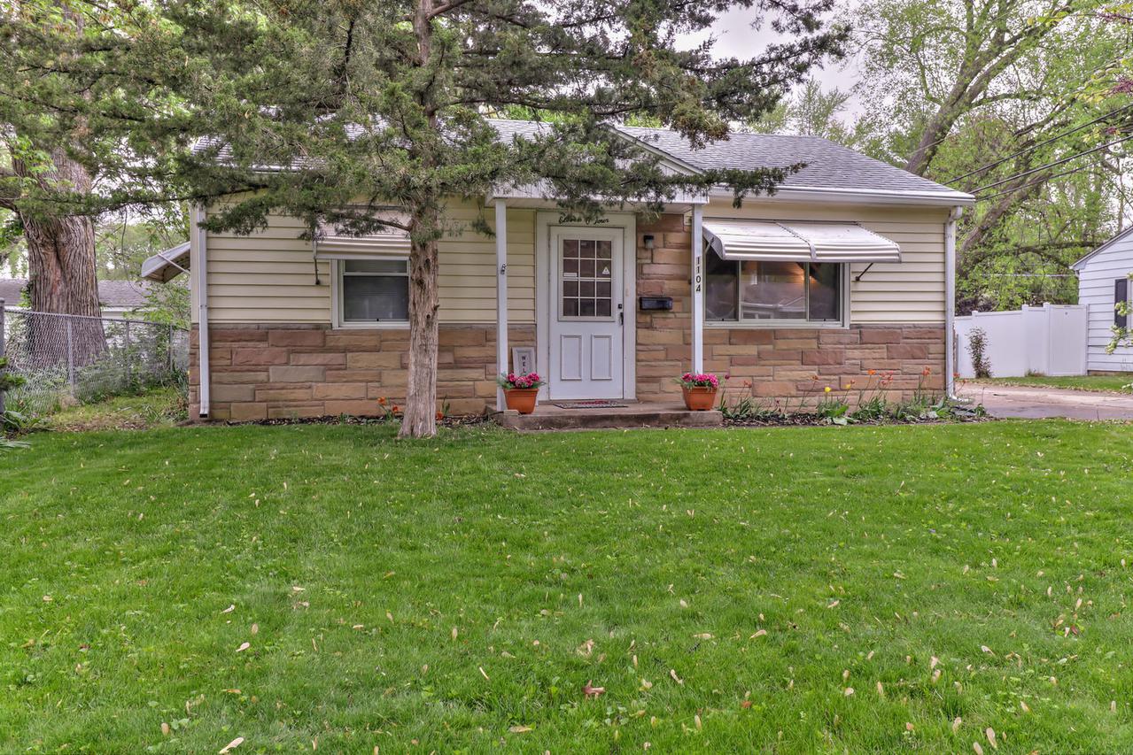 1104 Briarcliff Dr., Urbana, IL 61801