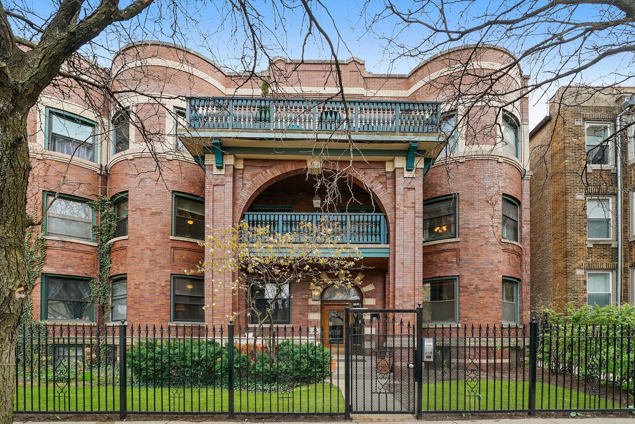 907 W Gordon Ter. #1, Chicago, IL 60613