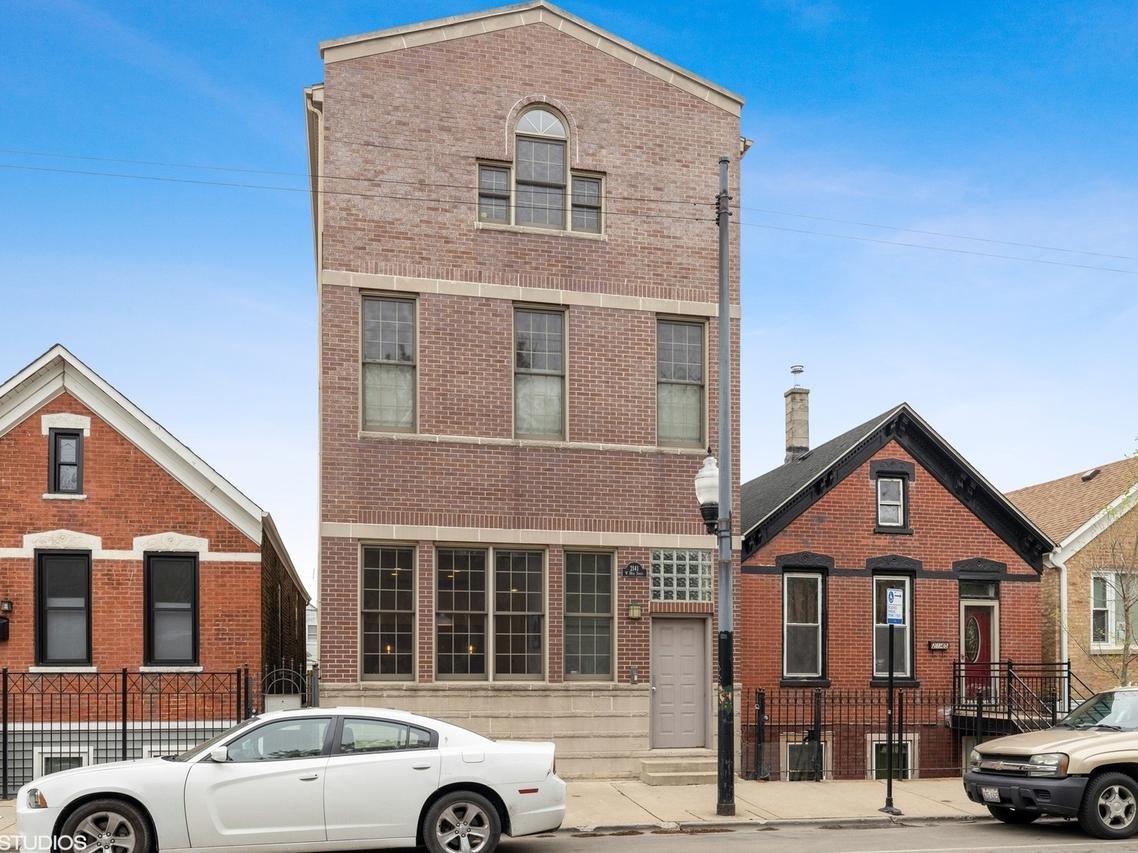 2141 W 18th St. #1, Chicago, IL 60608