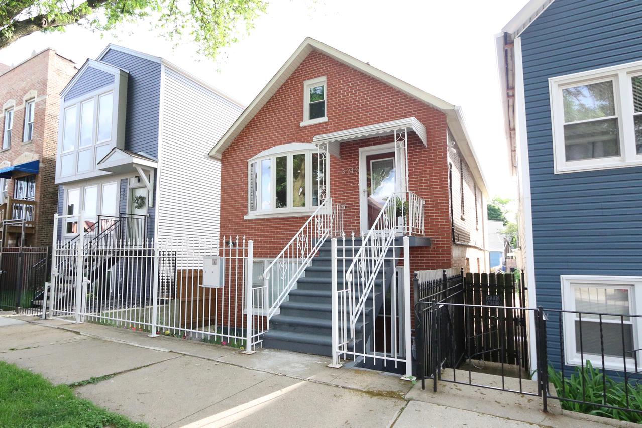 3242 S Carpenter St., Chicago, IL 60608