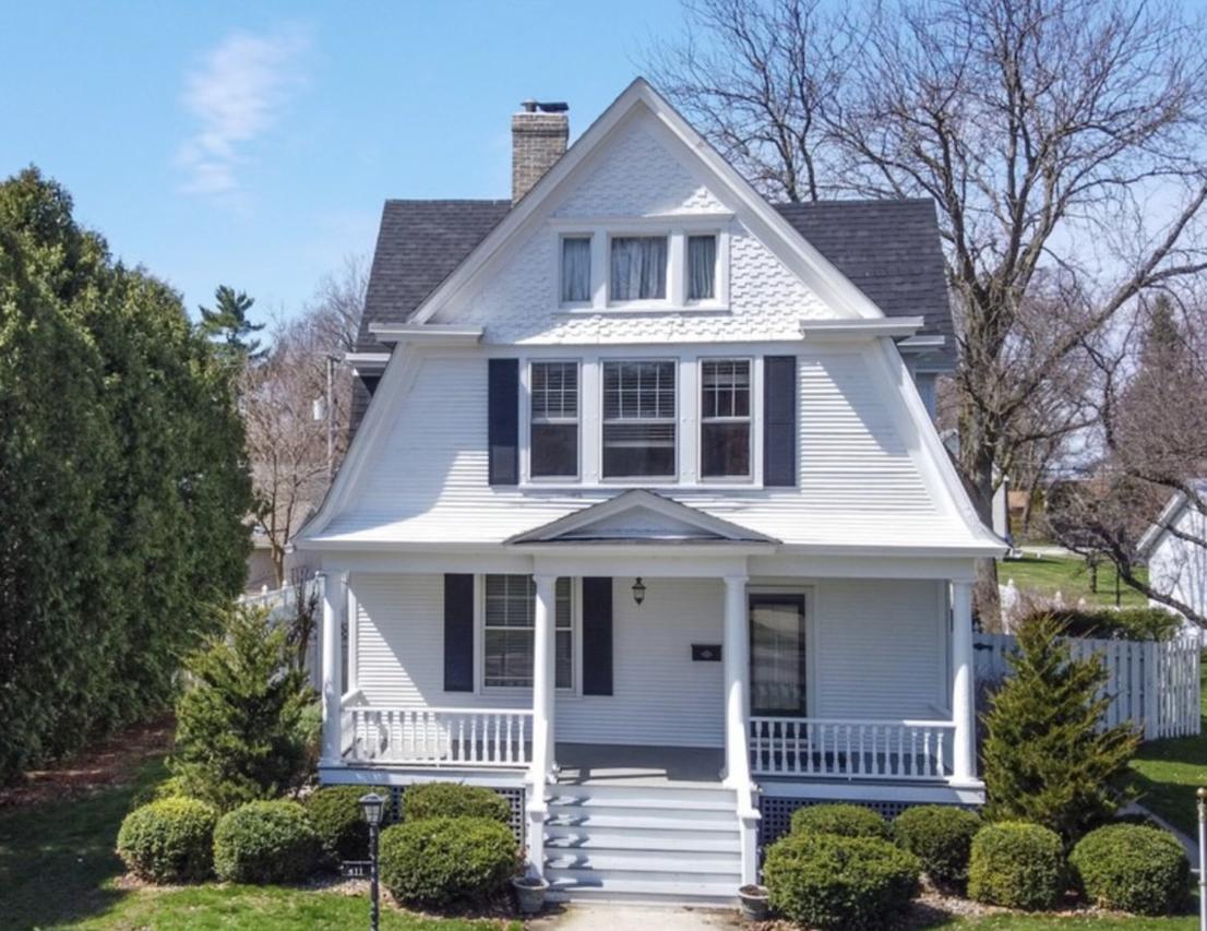 411 N Market St., Momence, IL 60954