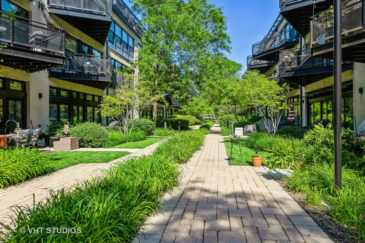 1070 W 15th St. #104, Chicago, IL 60608