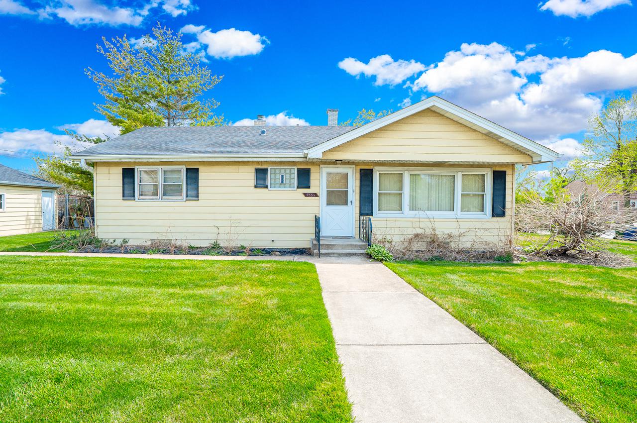 9555 Nottingham Ave., Oak Lawn, IL 60453