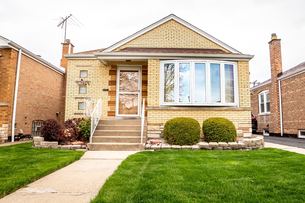 5123 S Laramie Ave., Chicago, IL 60638