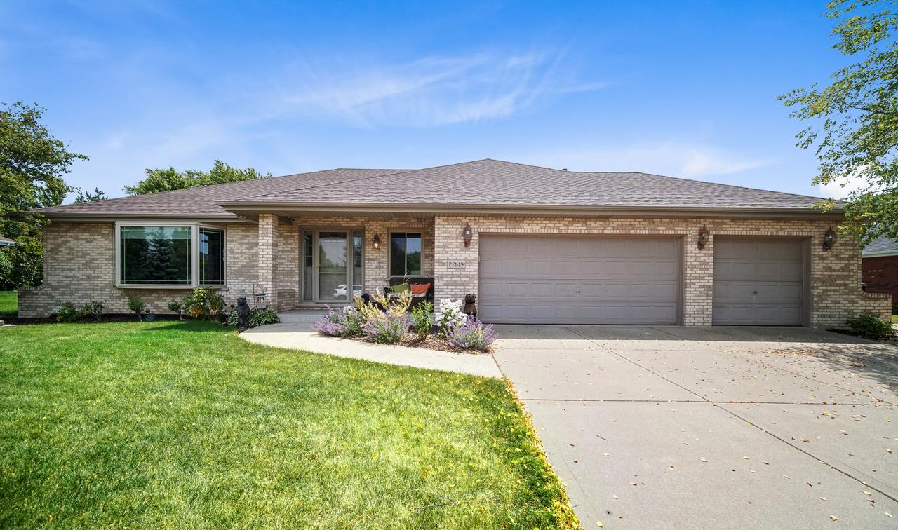 22149 Rosemary Rd., Frankfort, IL 60423