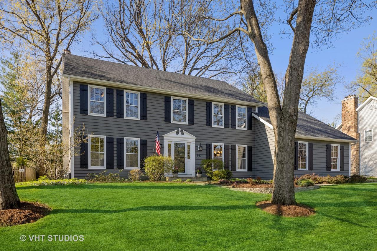967 Chapel Ct., Glen Ellyn, IL 60137