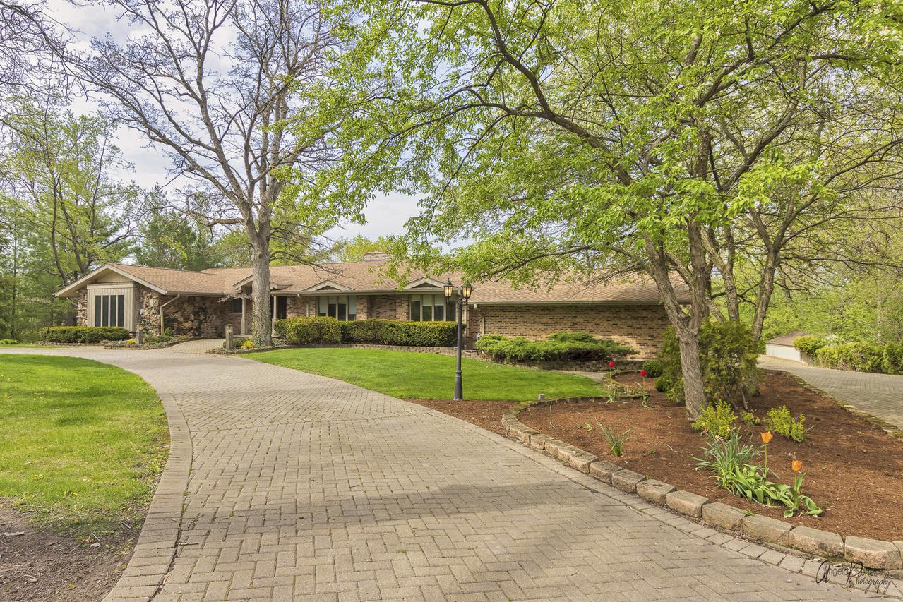 9804 Butternut Dr., Crystal Lake, IL 60014