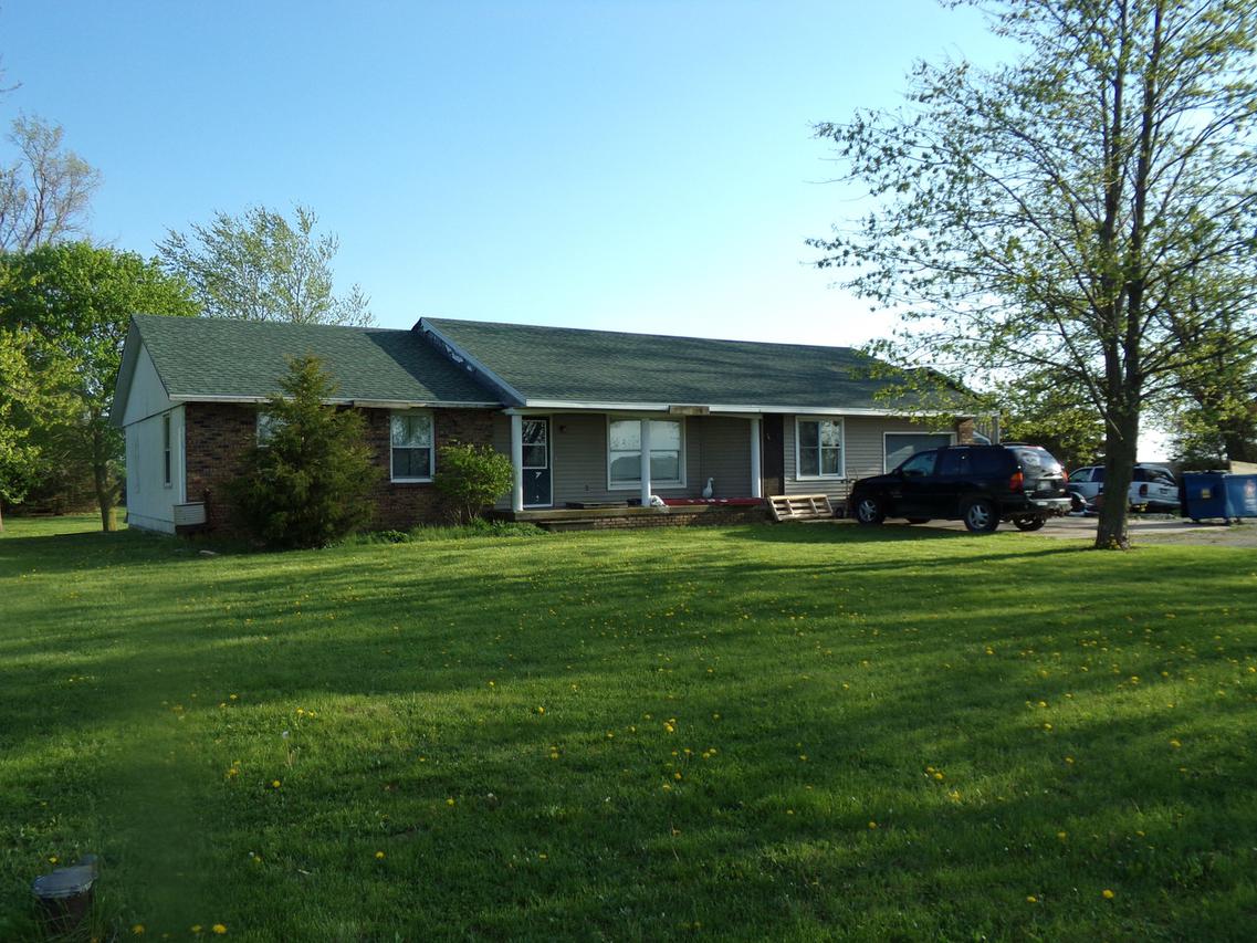1295 E 4100 North Rd., Cabery, IL 60919