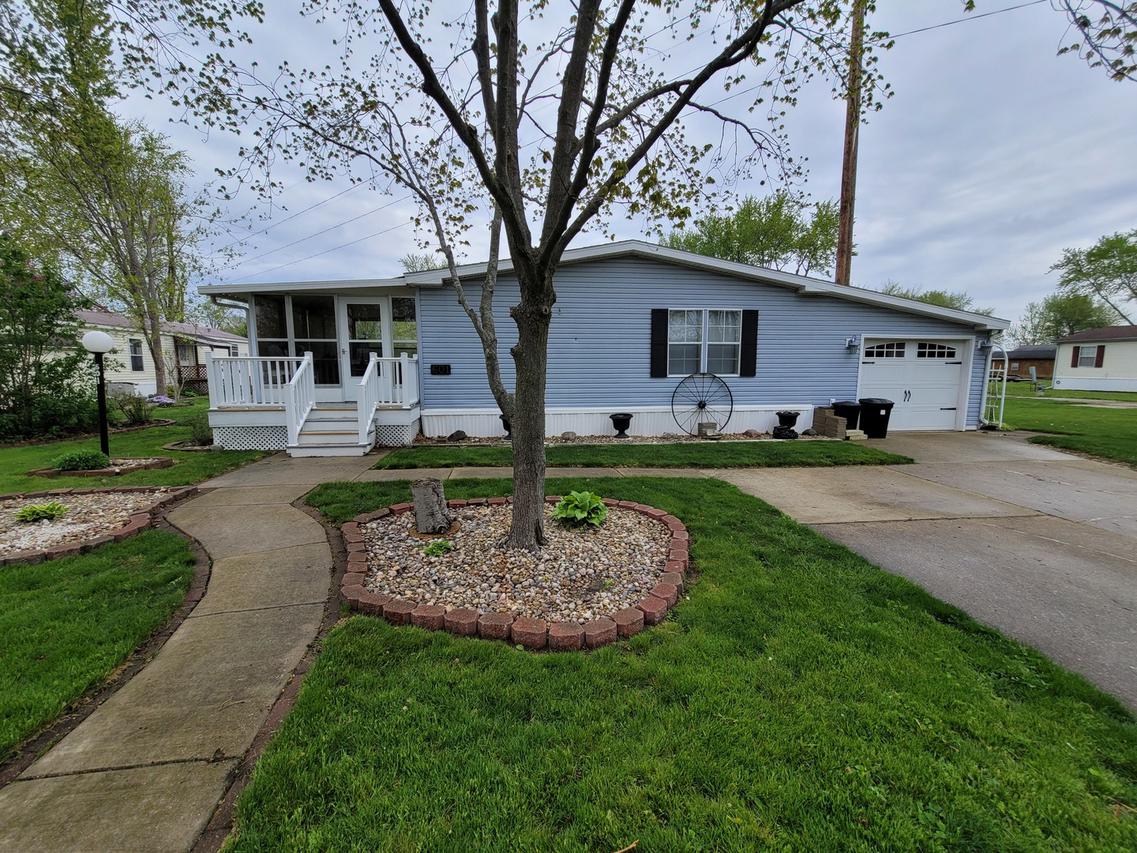 601 Bureau St., Mahomet, IL 61853
