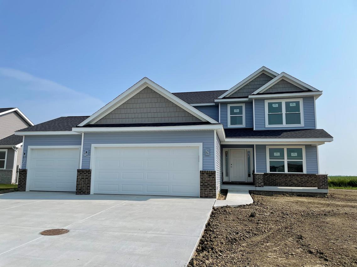 201 Shiloh Dr., Savoy, IL 61874