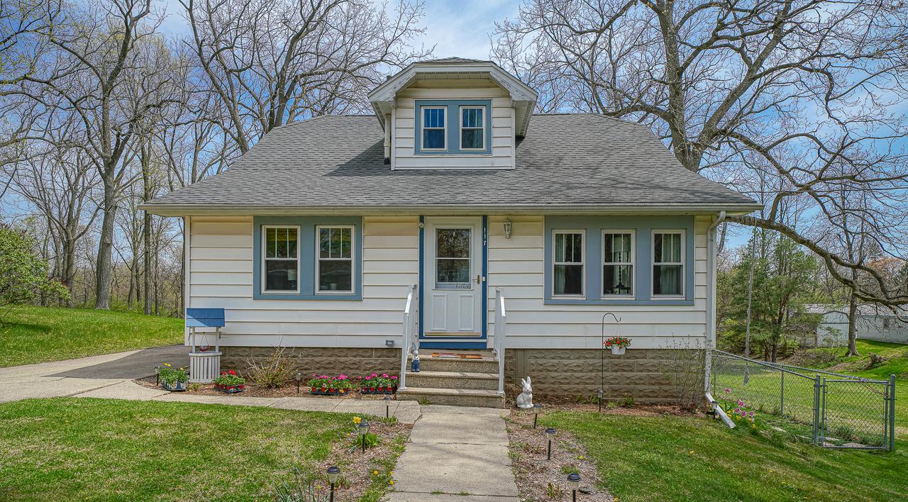 117 N Salem St., Cherry Valley, IL 61016
