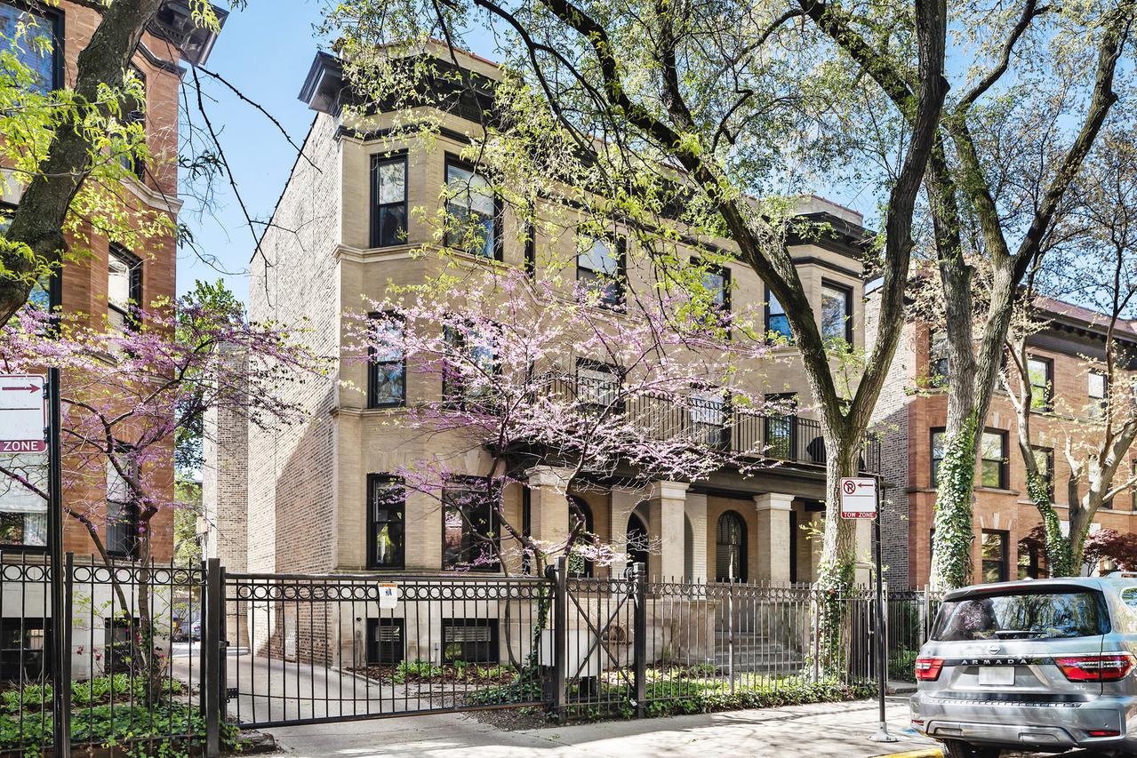 927 W Gordon Ter. #2, Chicago, IL 60613