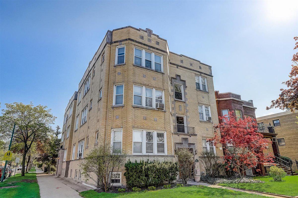 2201 W Touhy Ave. #3, Chicago, IL 60645