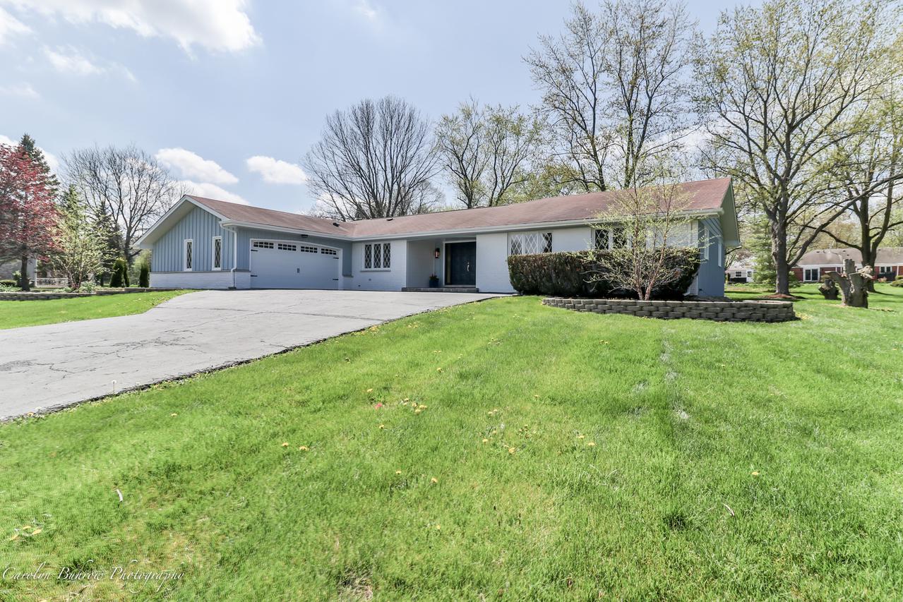 43 Darlington Dr., Hawthorn Woods, IL 60047