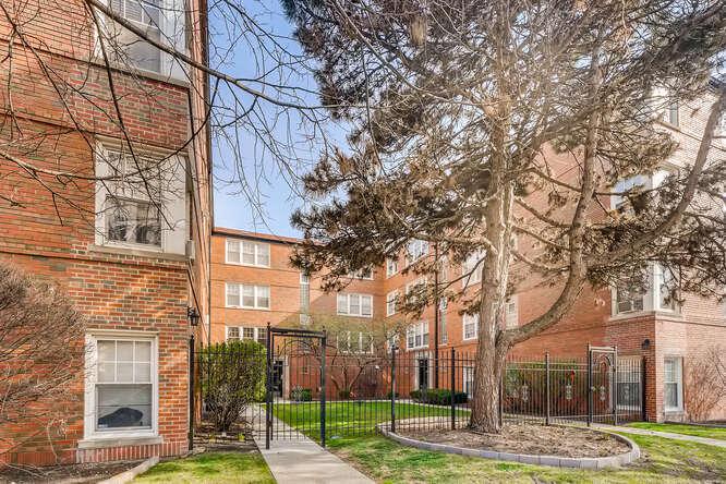 2420 W Farragut Ave. #3B, Chicago, IL 60625