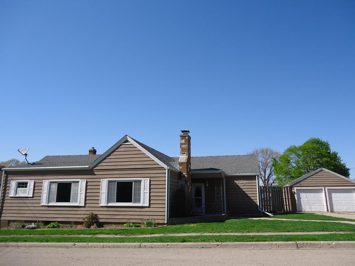 506 W Chestnut St., Dalzell, IL 61320