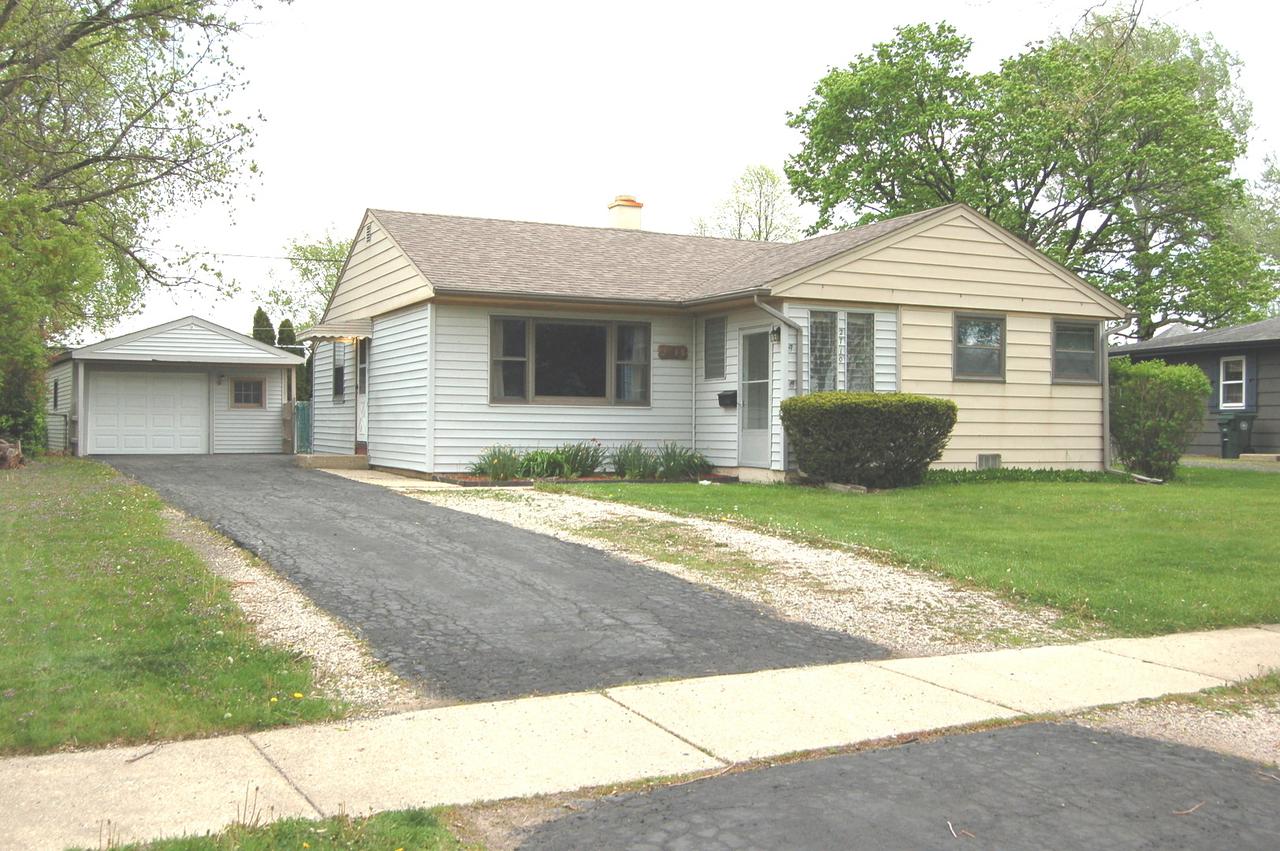 2710 Hawk Ln., Rolling Meadows, IL 60008
