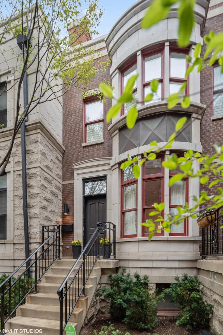 2340 W Wabansia Ave. #E2, Chicago, IL 60647