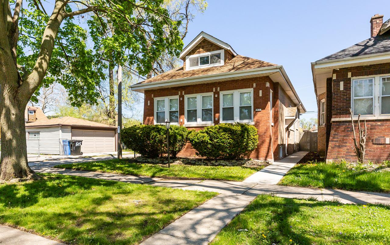 8717 S Parnell Ave., Chicago, IL 60620