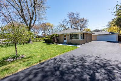 3615 Woodlawn Ave., Gurnee, IL 60031