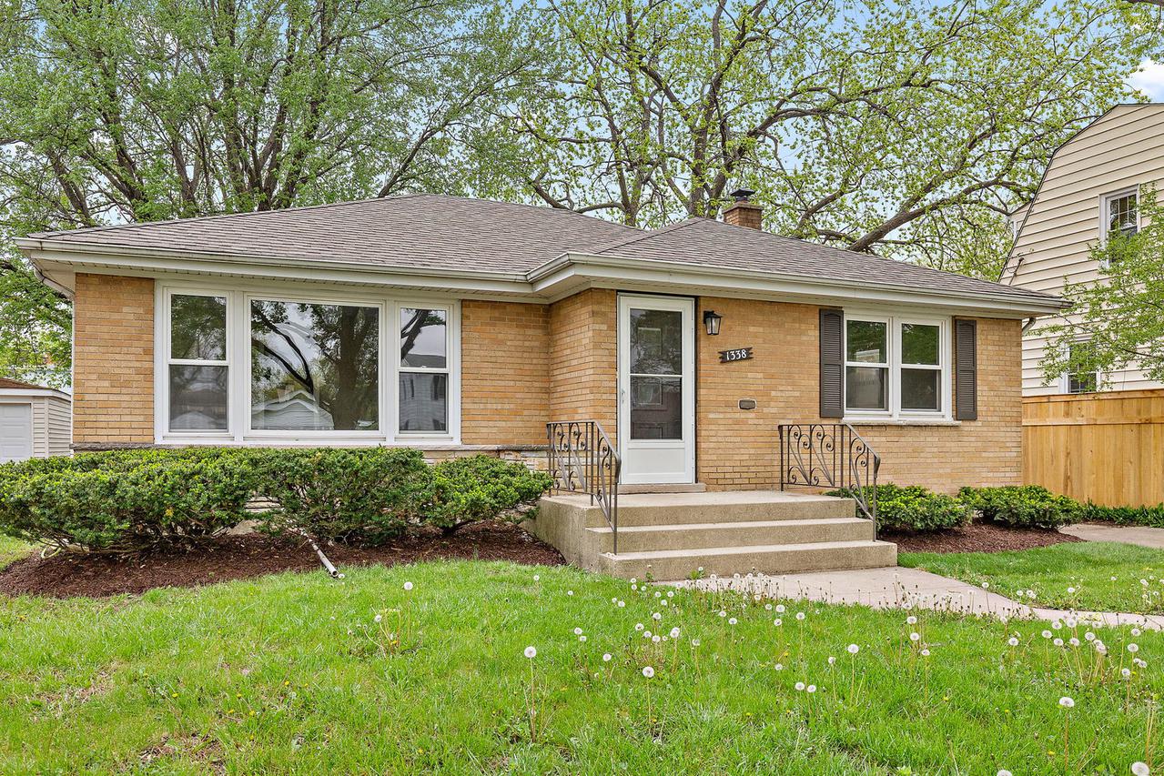 1338 Highridge Pkwy., Westchester, IL 60154