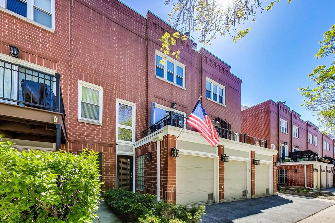 1827 W Oakdale Ave. #C, Chicago, IL 60657