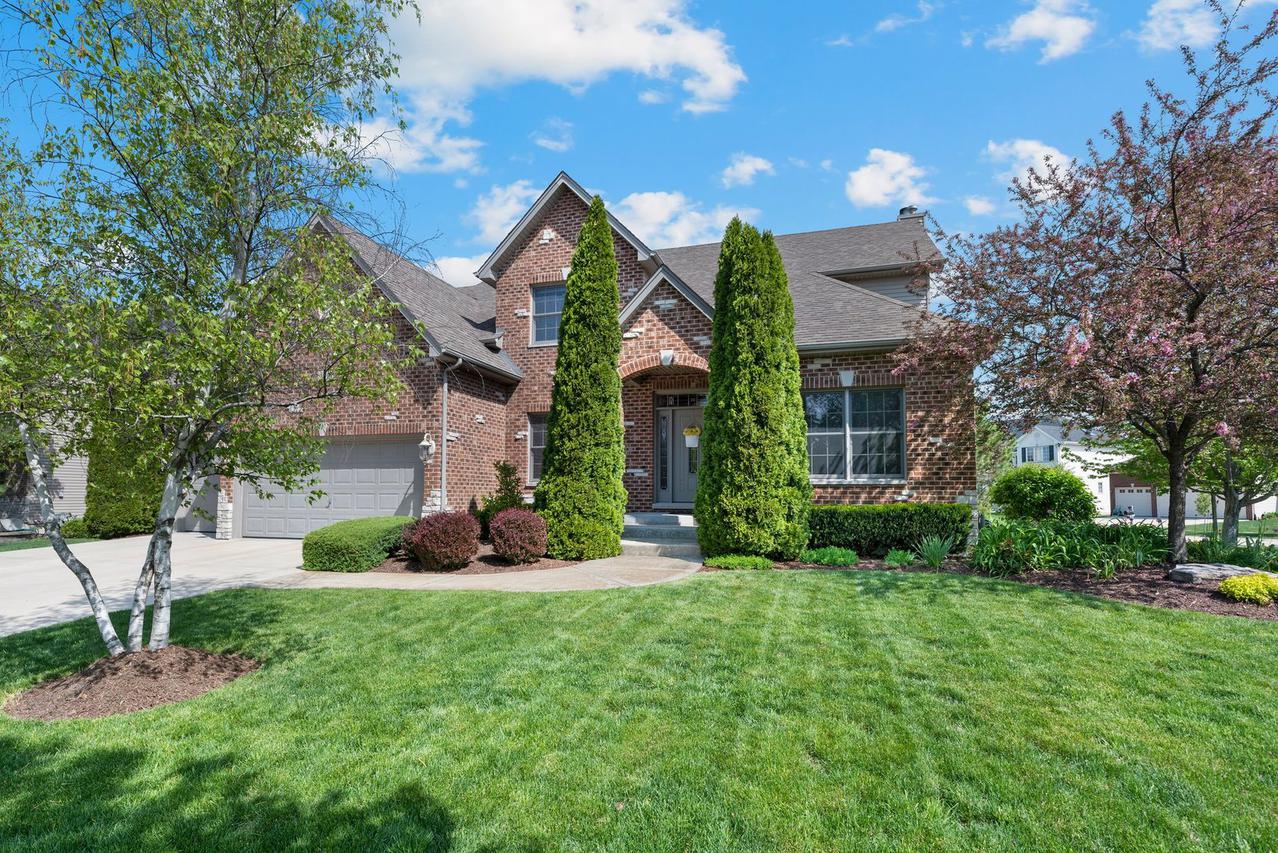 400 Deerfield Dr., Oswego, IL 60543