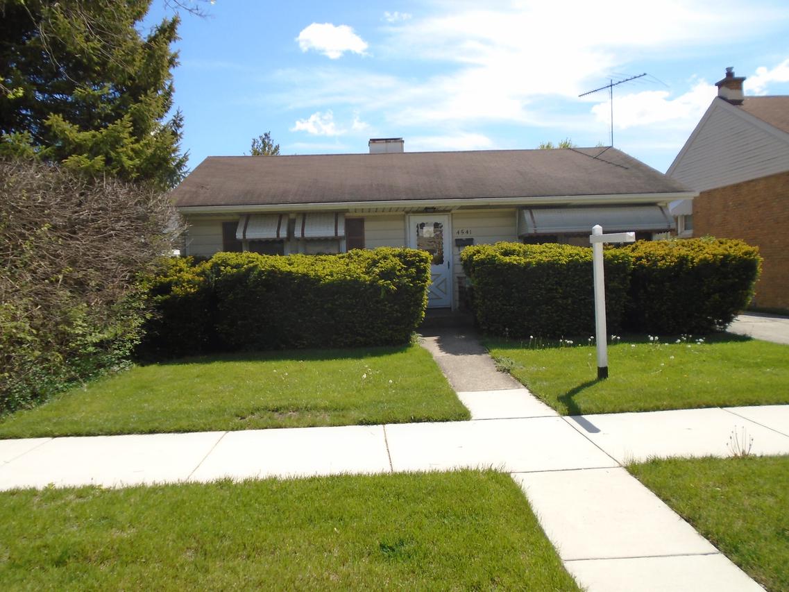 4541 Custer Ave., Lyons, IL 60534