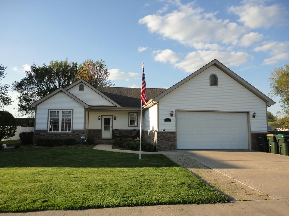 220 E Big Timber Dr., Coal City, IL 60416