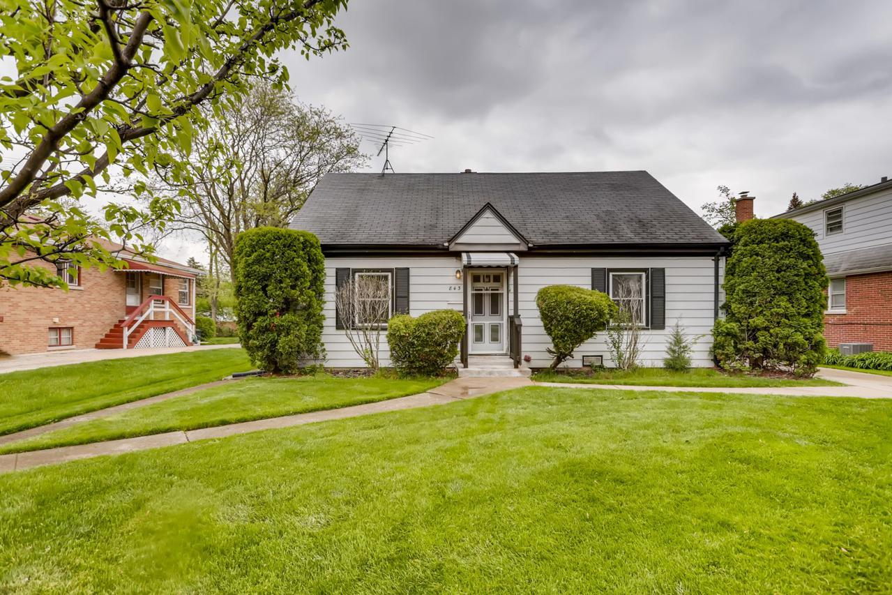 843 8th Ave., La Grange, IL 60525