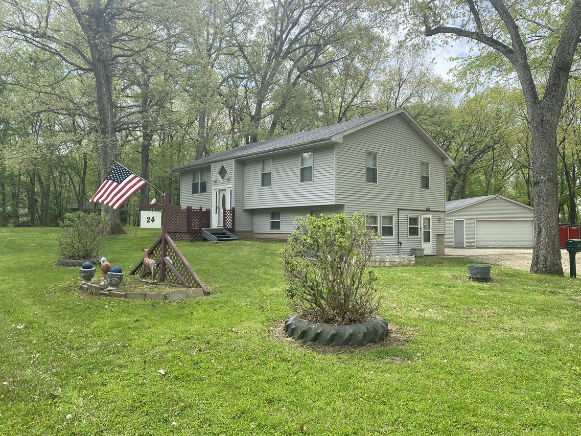 24 Lake Thunderbird Dr., Putnam, IL 61560