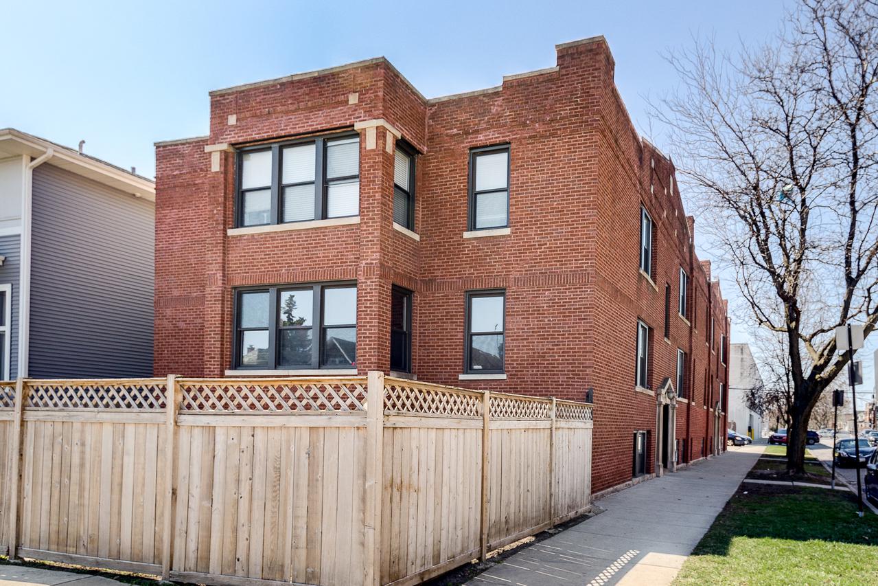 4745 W School St. #1W, Chicago, IL 60641