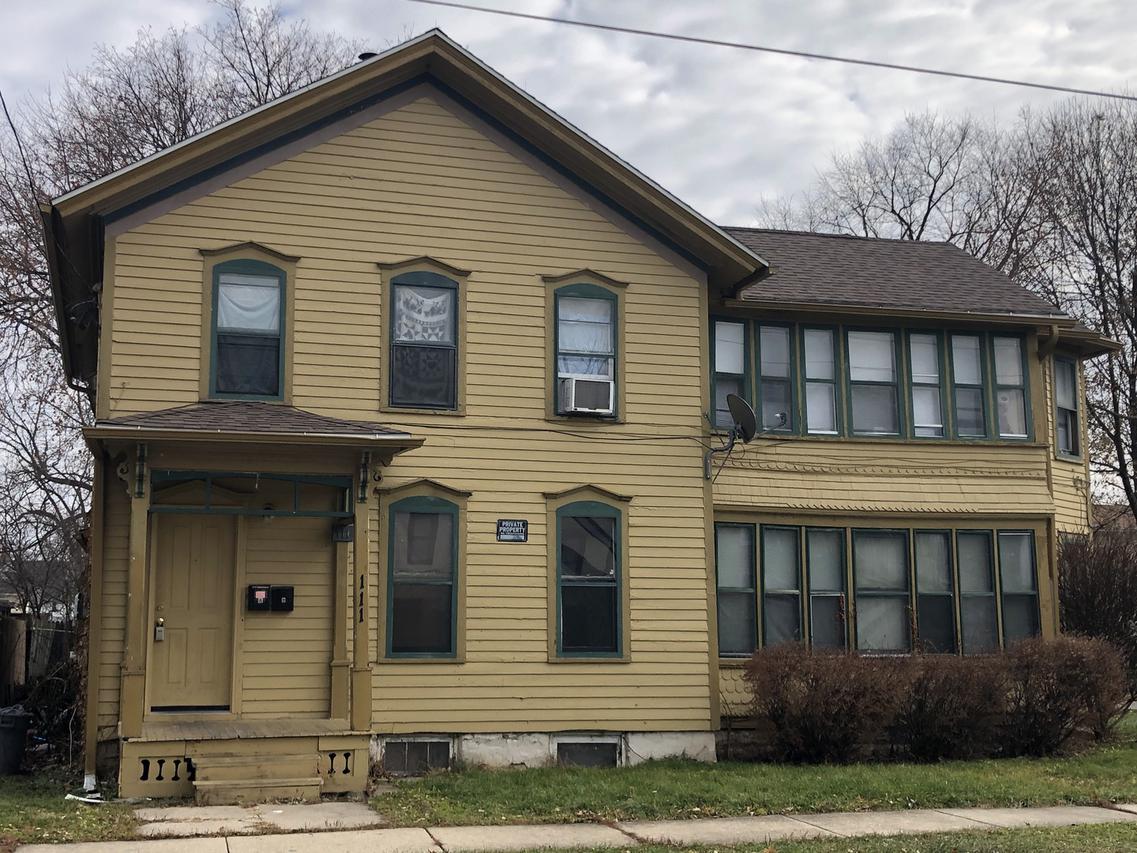 111 Blackhawk Ave., Aurora, IL 60506