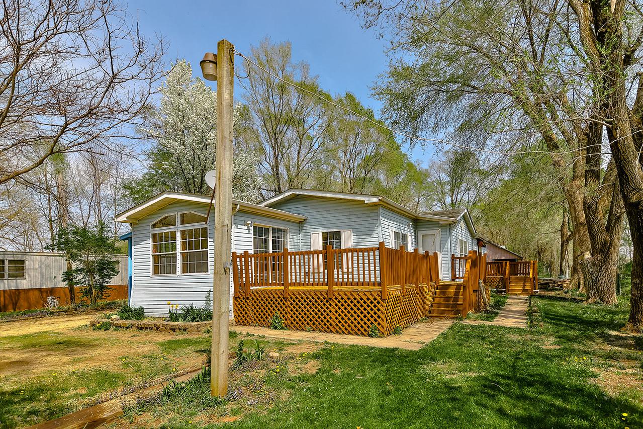 8494 Friday Rd., Davis Junction, IL 61020