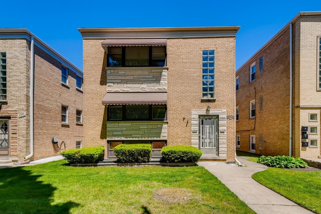 5668 W Higgins Ave., Chicago, IL 60630