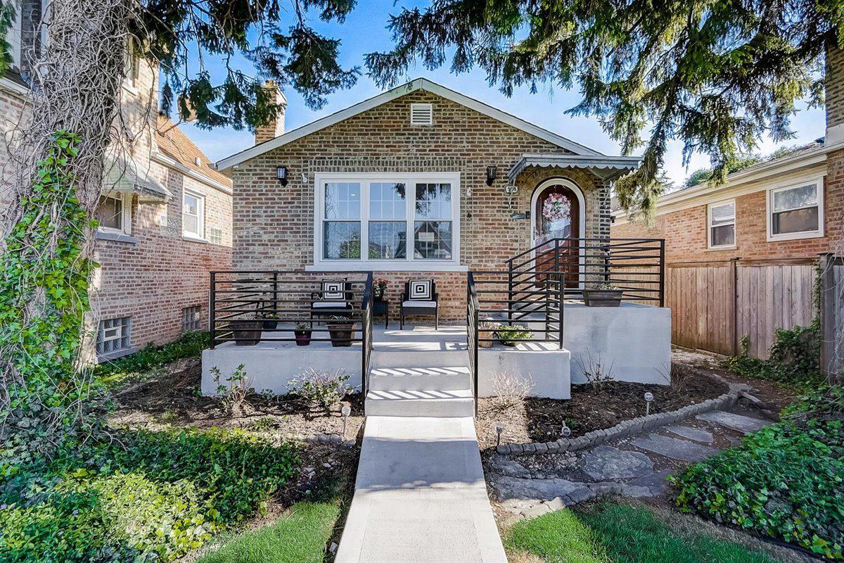 5845 W Melrose St., Chicago, IL 60634